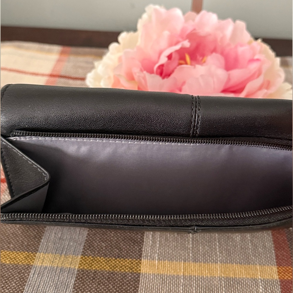 Coach Vintage Soho Leather Pleated Trifold Wallet - Crossbody - Picture 14 of 14